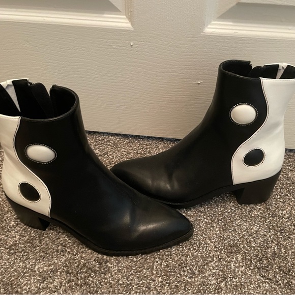 MCLC Balancing Act bootie - Picture 6 of 8